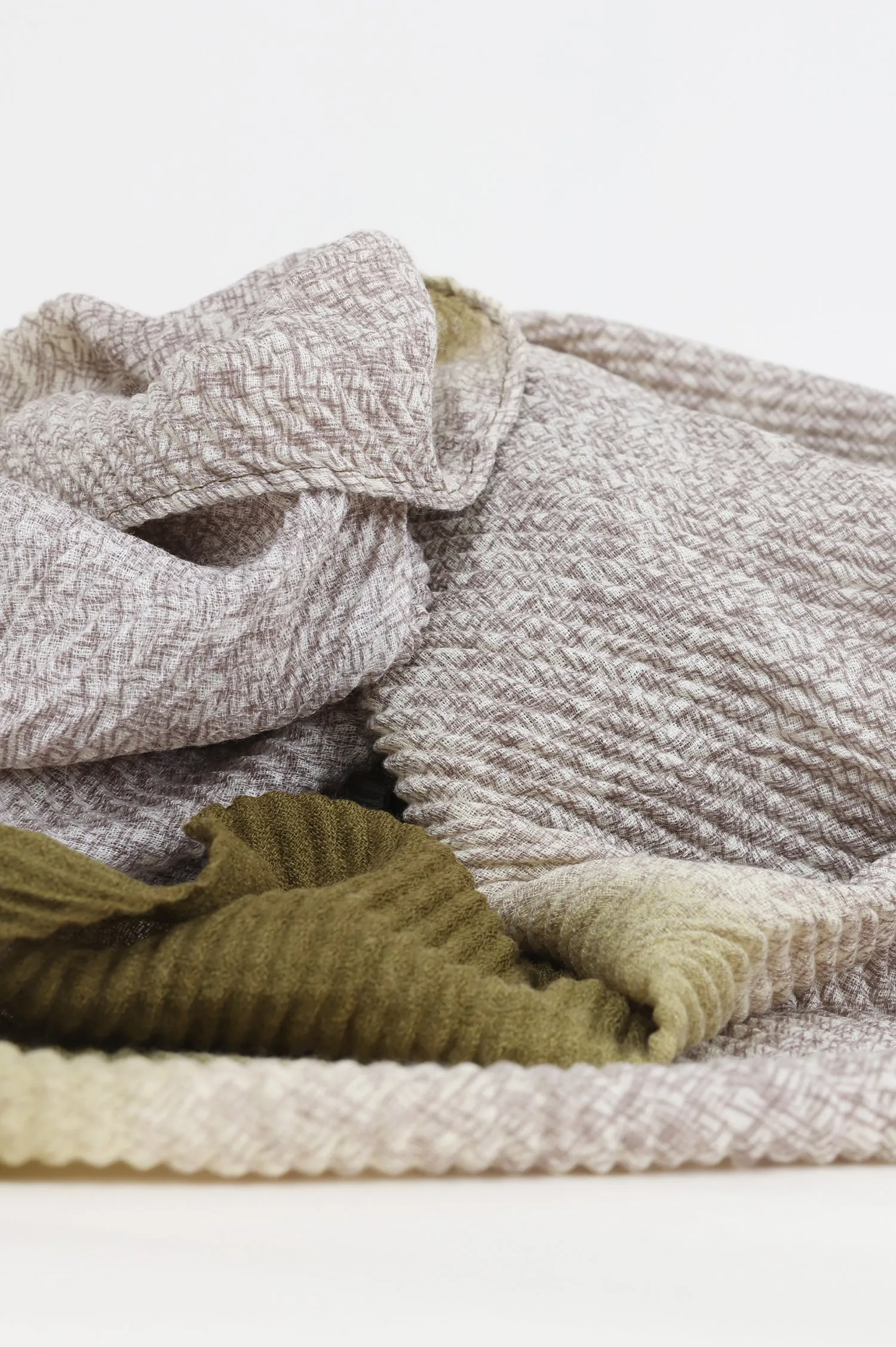 ARTISAN'S WEAVE SCARF-BEIGE-OLIVE