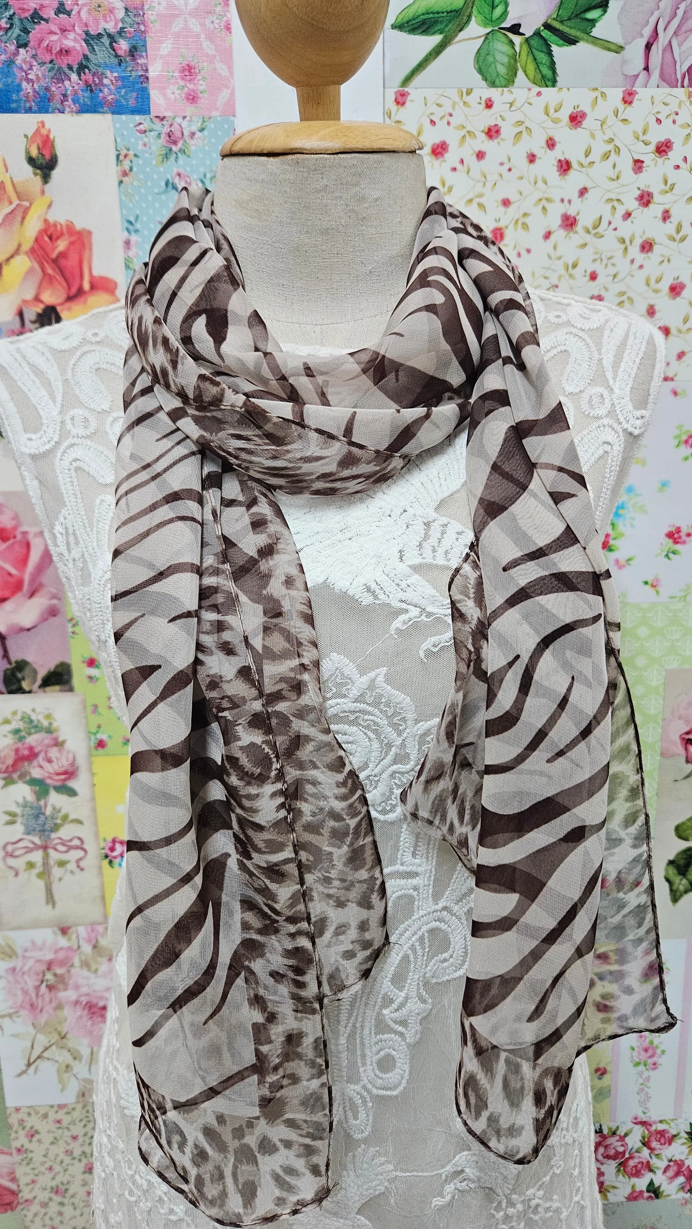 Brown & White Scarf SE0303