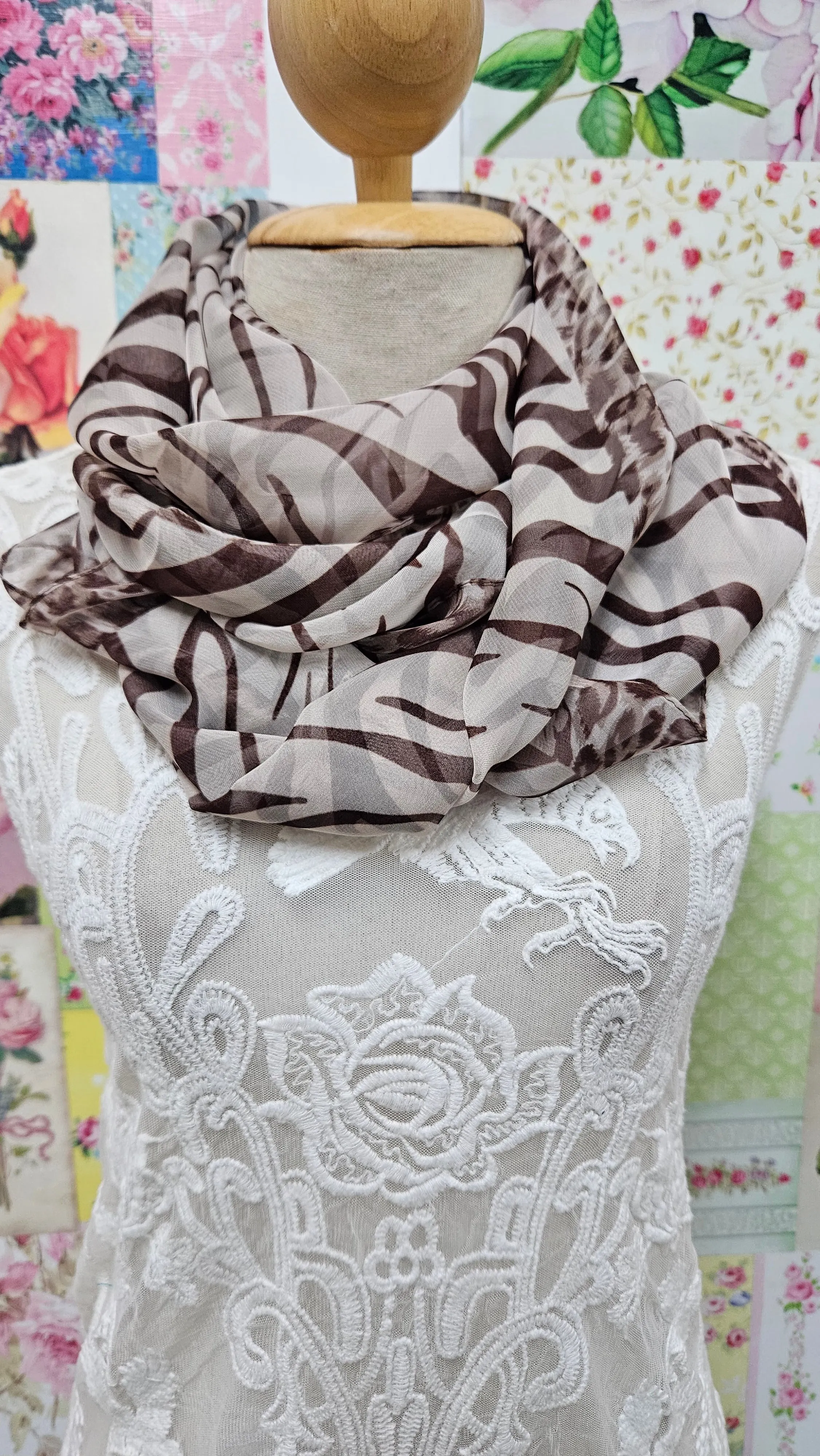 Brown & White Scarf SE0303