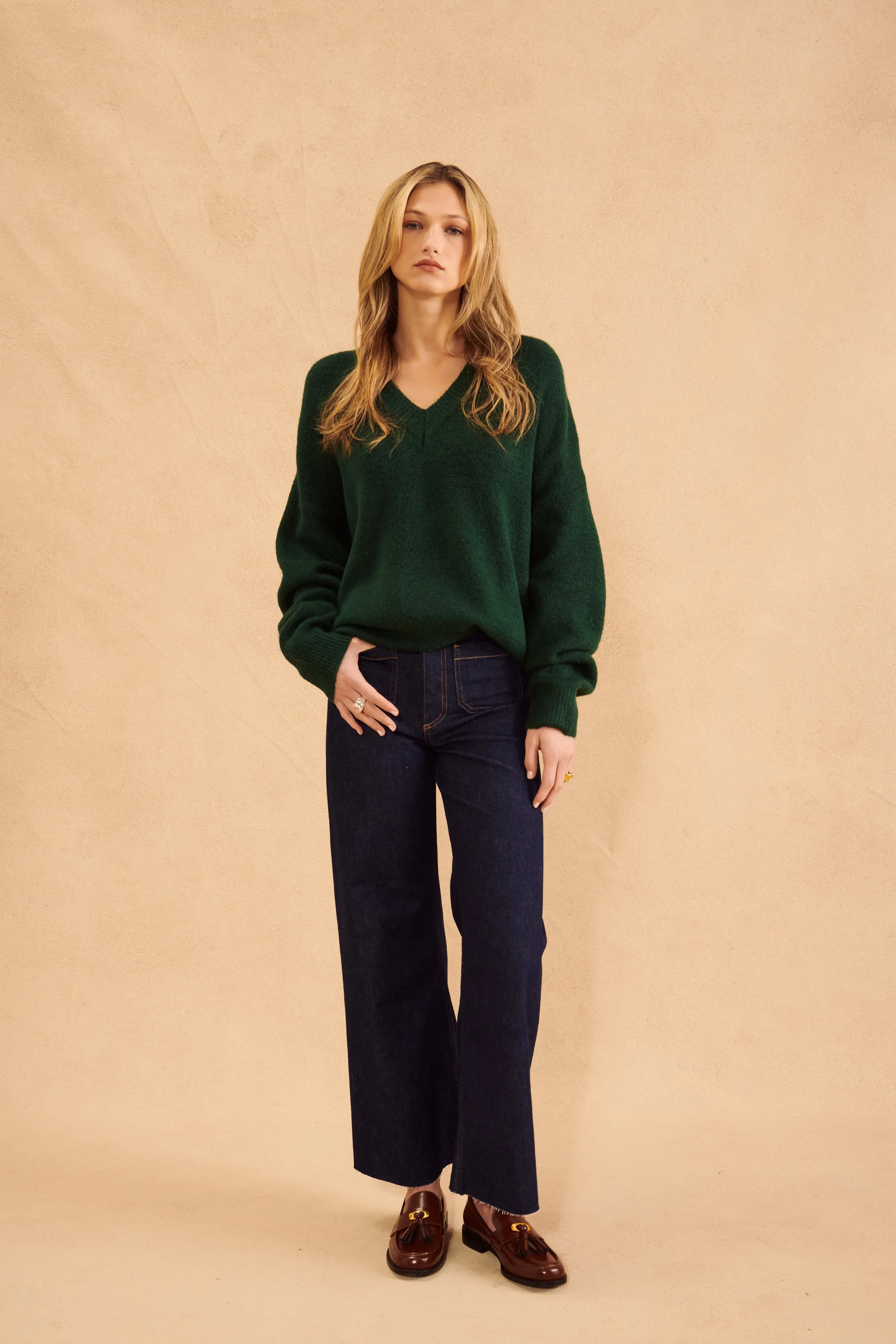 CHARLIE OVERSIZE V-NECK SWEATER