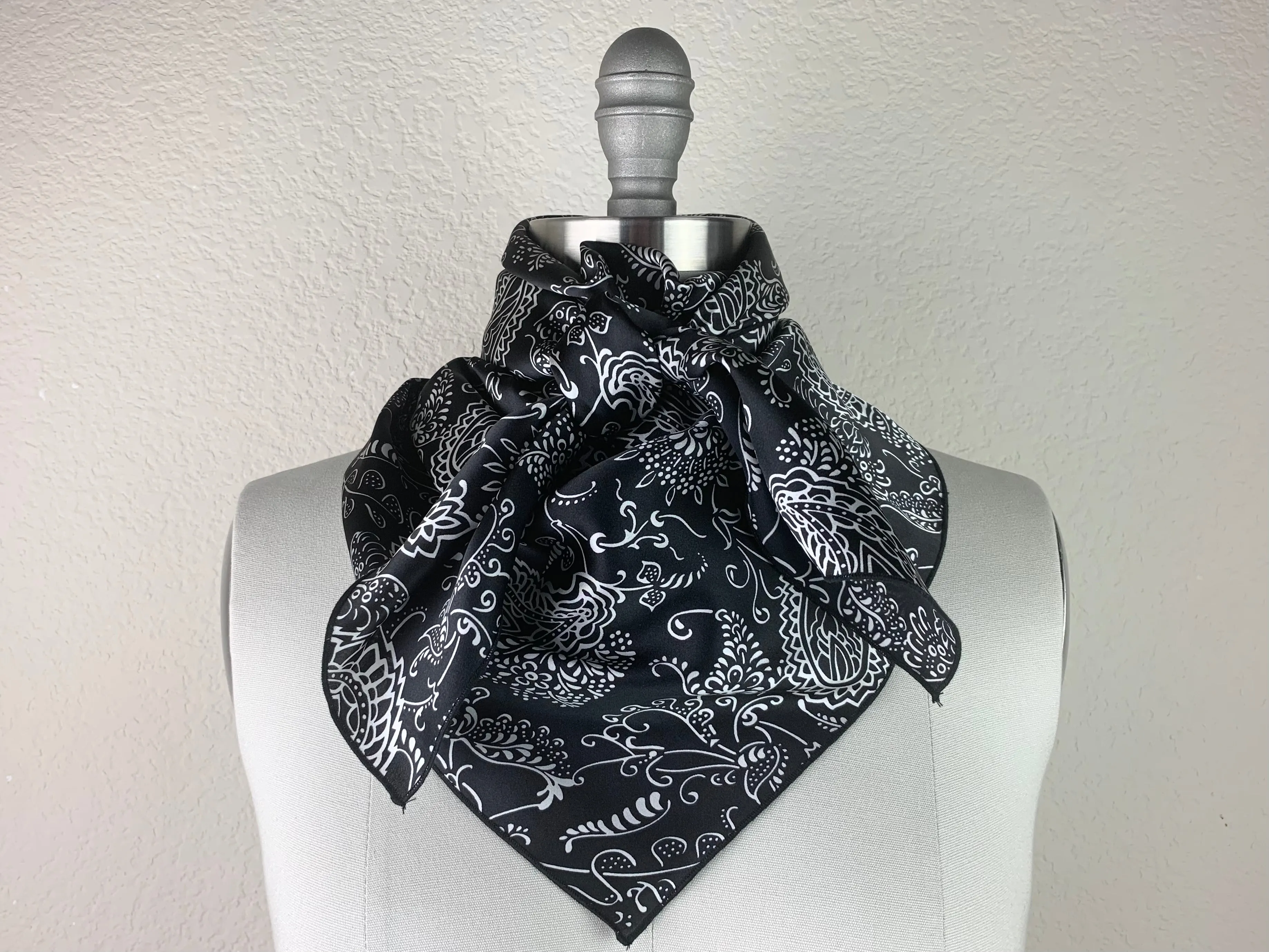 CR Black and White Paisley Scarf