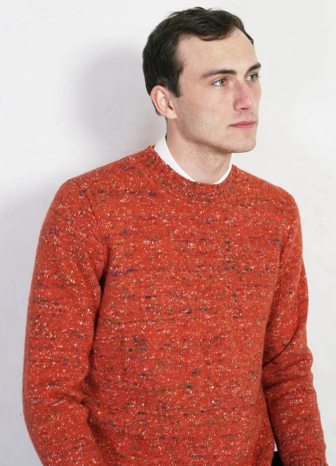 EIVIND | Crew Neck Rib Sweater | Donegal Coral