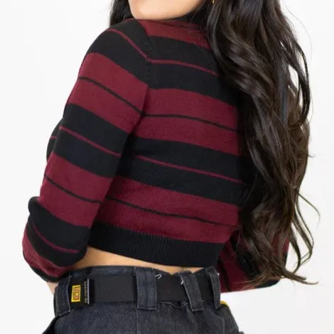 Cozy Long Sleeve Charlie Brown Crop Top for Casual Style - Perfect for Fans!