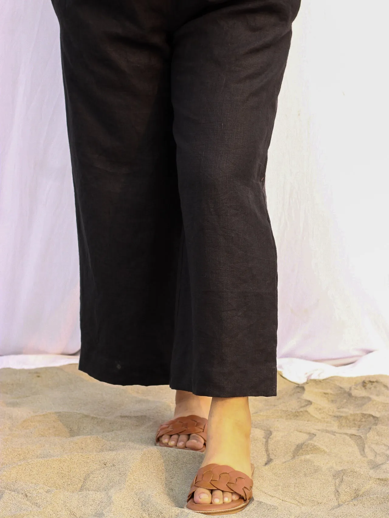 The Cropped Linen Trousers